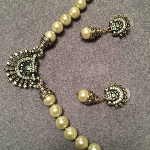 Heidi Daus costume pistachio necklace/earring set